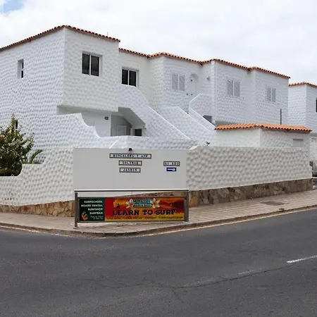 Near The Beach, Big Terrace With Sea Views, Wifi And Parking דירה